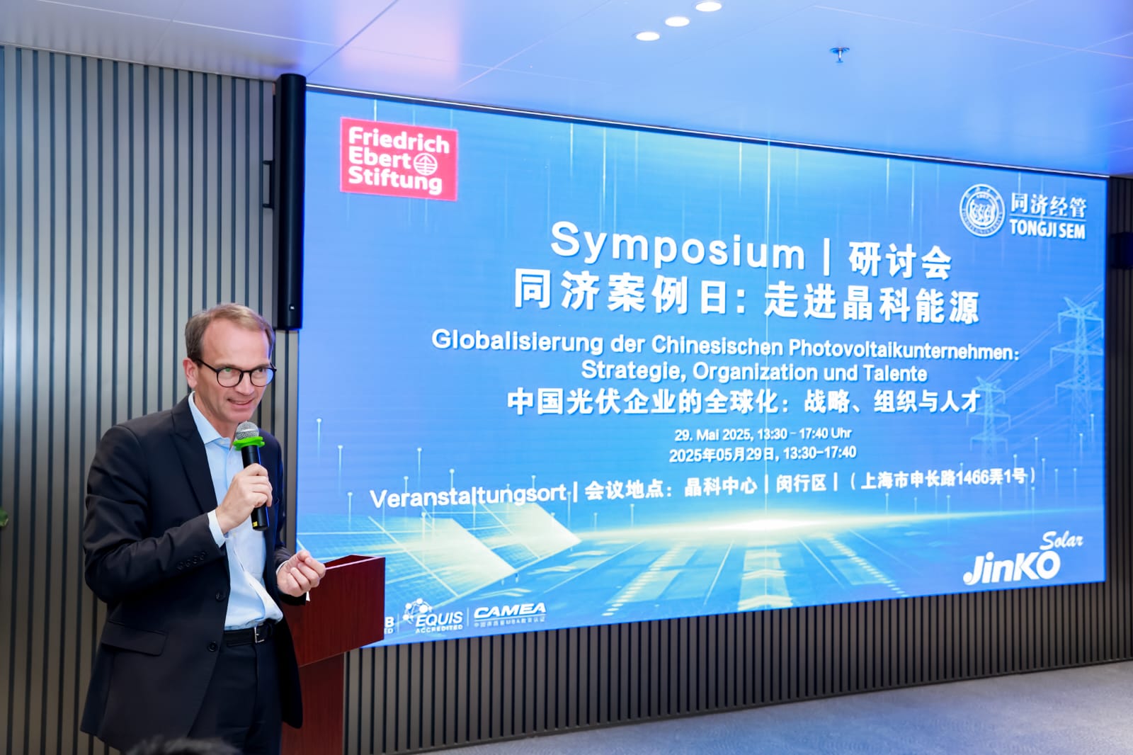 Professor Wagner presenting at the Symposium at JinkoSolar