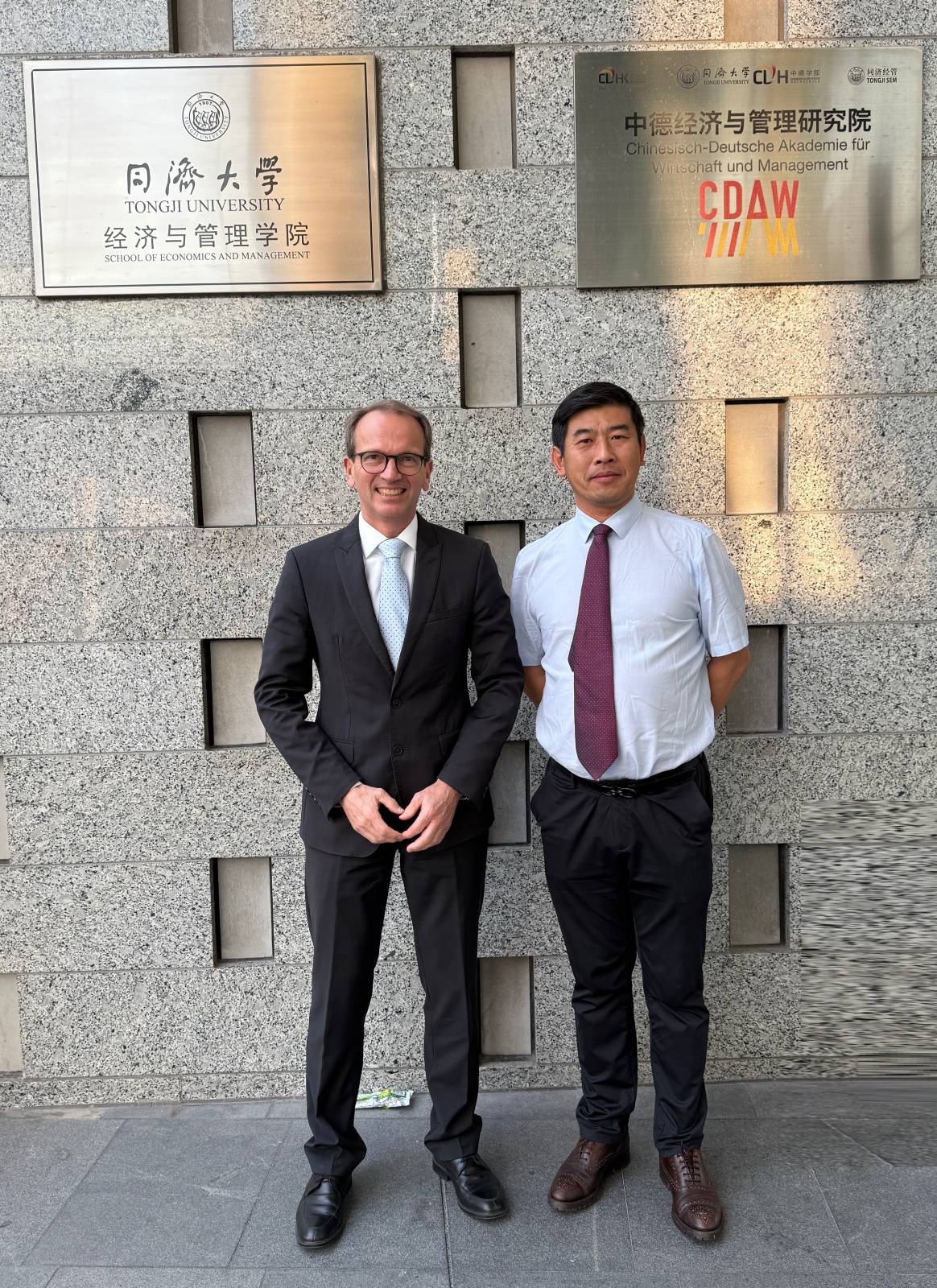 Prof. Dr. Wagner and Prof. Dr. Guanwei Huang
